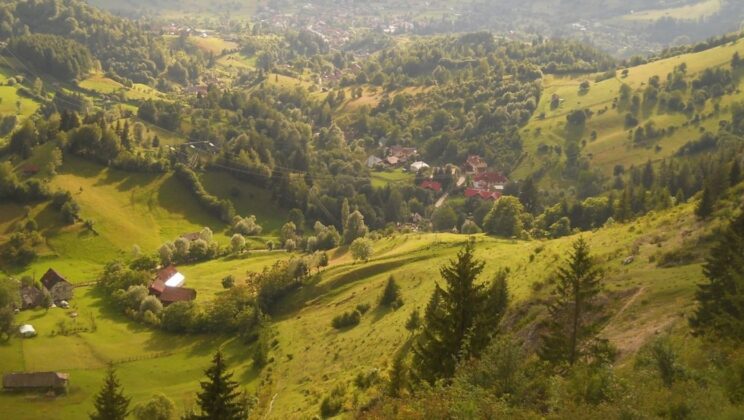 Satul Podu Dâmboviței: Cum să Descoperi un Sat Pitoresc și Plin de Istorie la Poalele Munților Leaota