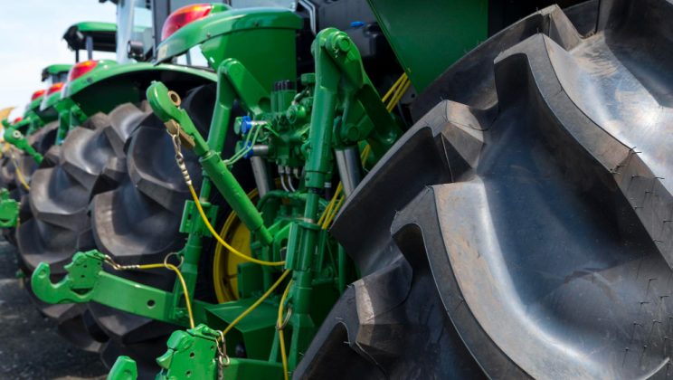 De ce tractoarele John Deere sunt alegerea fermierilor profesioniști?