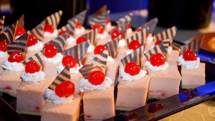 Ce este un candy bar rustic și cum se decorează?