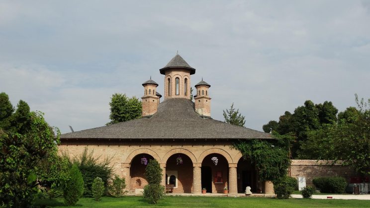 Palatul Mogoșoaia și detaliile arhitecturale observabile la prima vizită